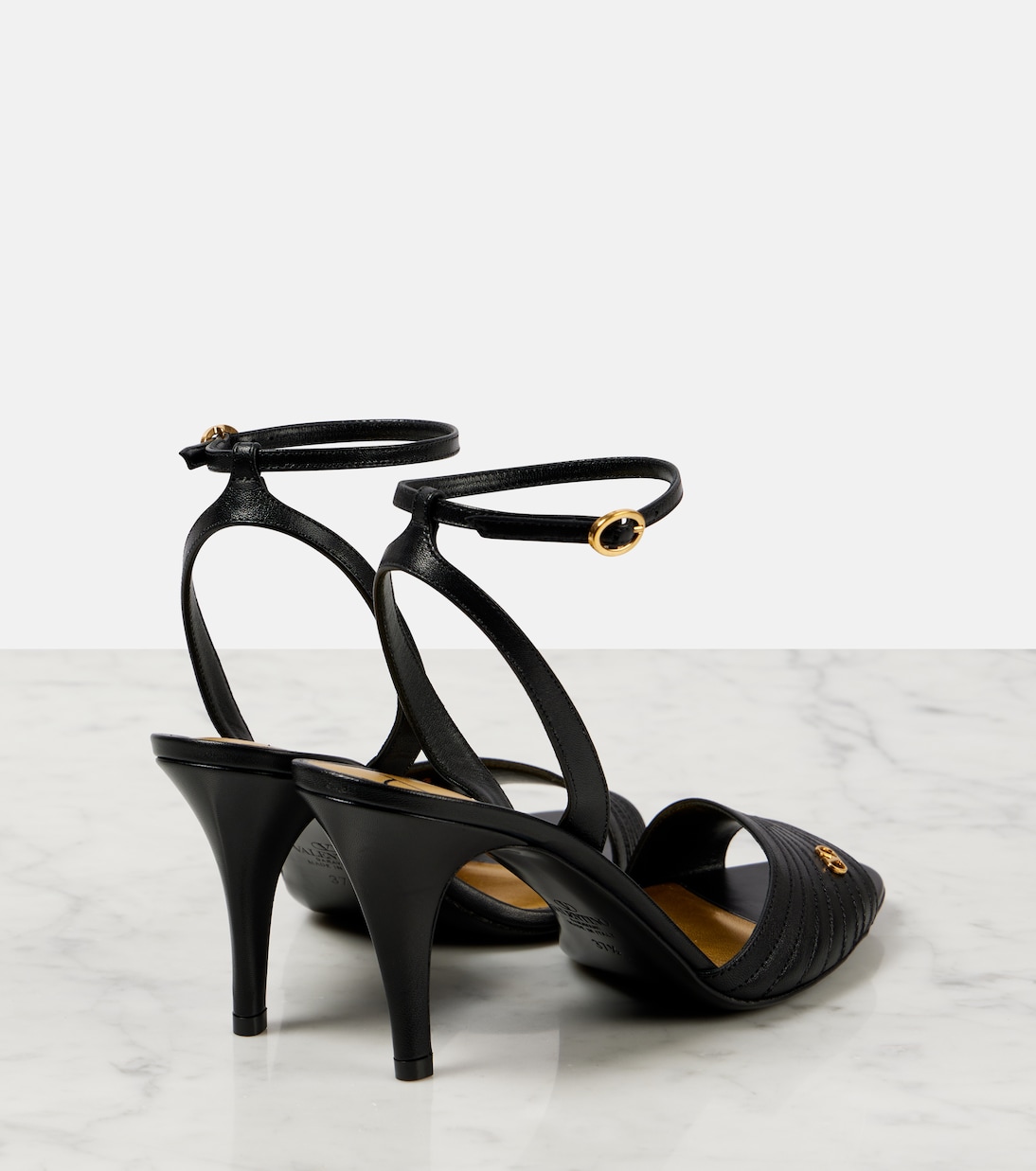 Босоножки из кожи с декором Ladycrush 85 Valentino Garavani, Nero — фото 2