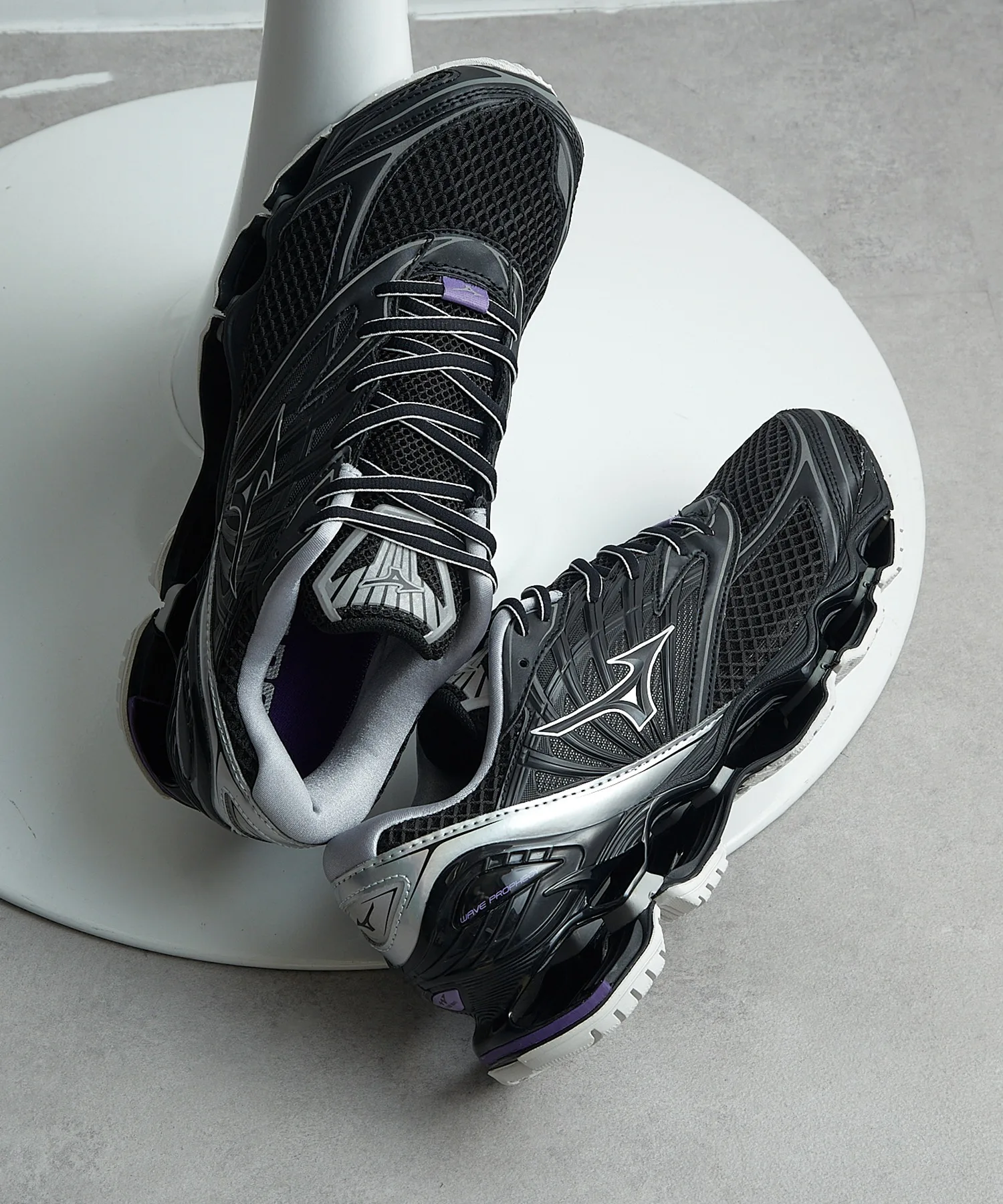Унисекс кроссовки для бега Mizuno Wave Prophecy LS чёрные