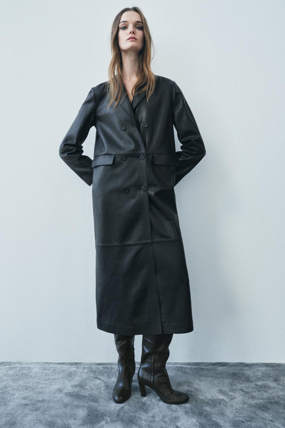

Длинное пальто из 100% кожи коллекция zw ZARA, черный
