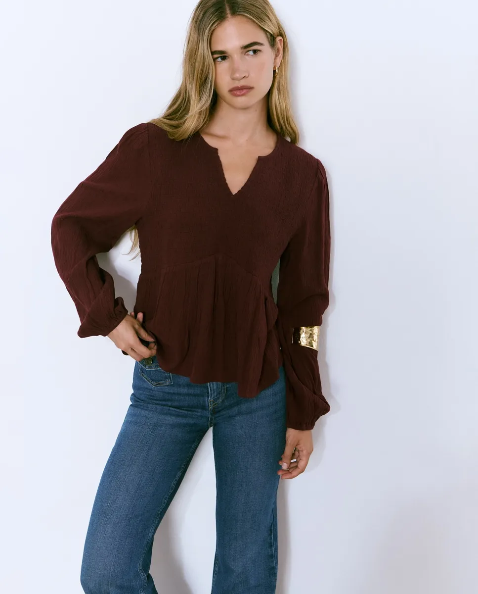 

Женская рубашка с вырезом и сборкой на груди Brownie, гранатовый