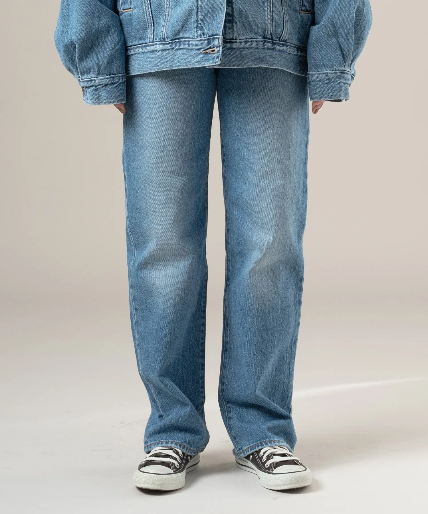 Джинсы Levi's RIBCAGE Straight Jeans, цвет Medium Indigo.