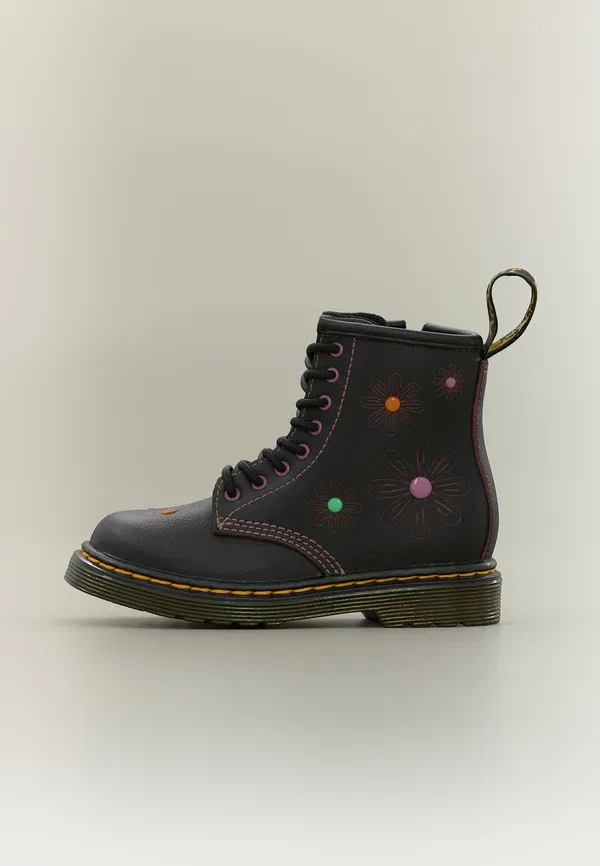 Ботинки Dr. Martens 1460 8 eye boot lace up ankle boots, черный/пыльно-розовый