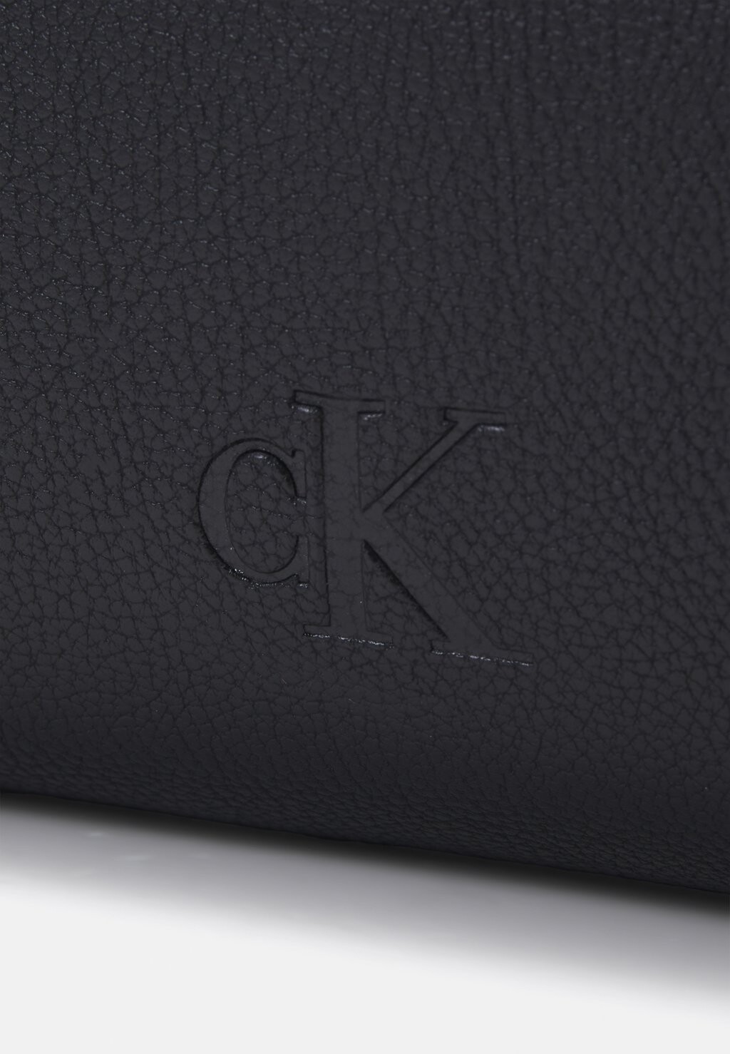 

Сумка через плечо ULTRALIGHT CAMERA BAG Calvin Klein, черный
