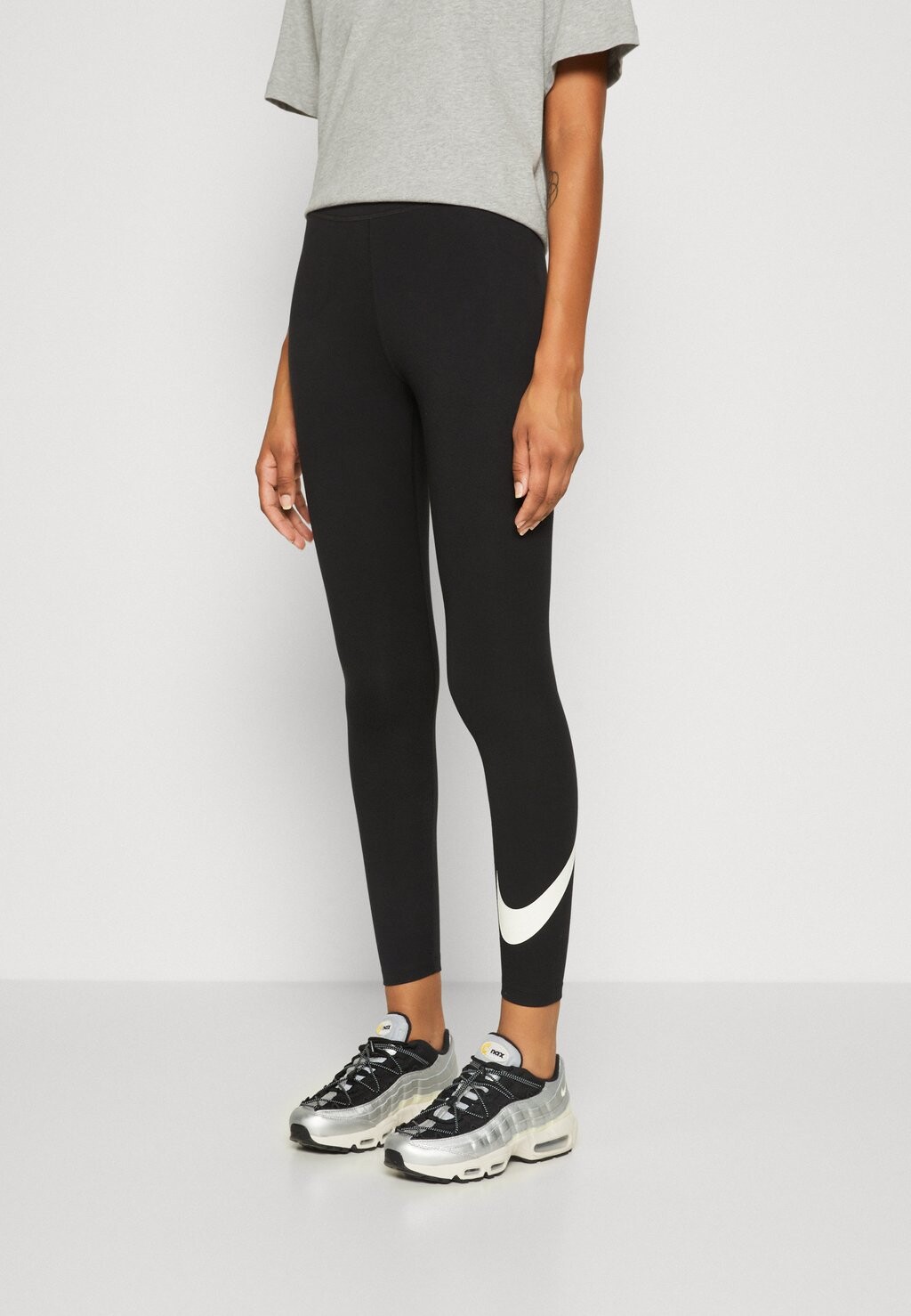 

Леггинсы Nike