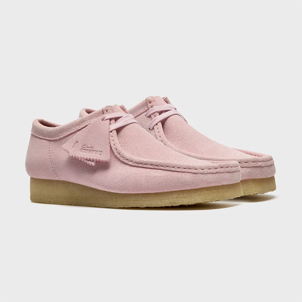 Мужские ботинки Wallabee из светло-розовой замши от Clarks Originals