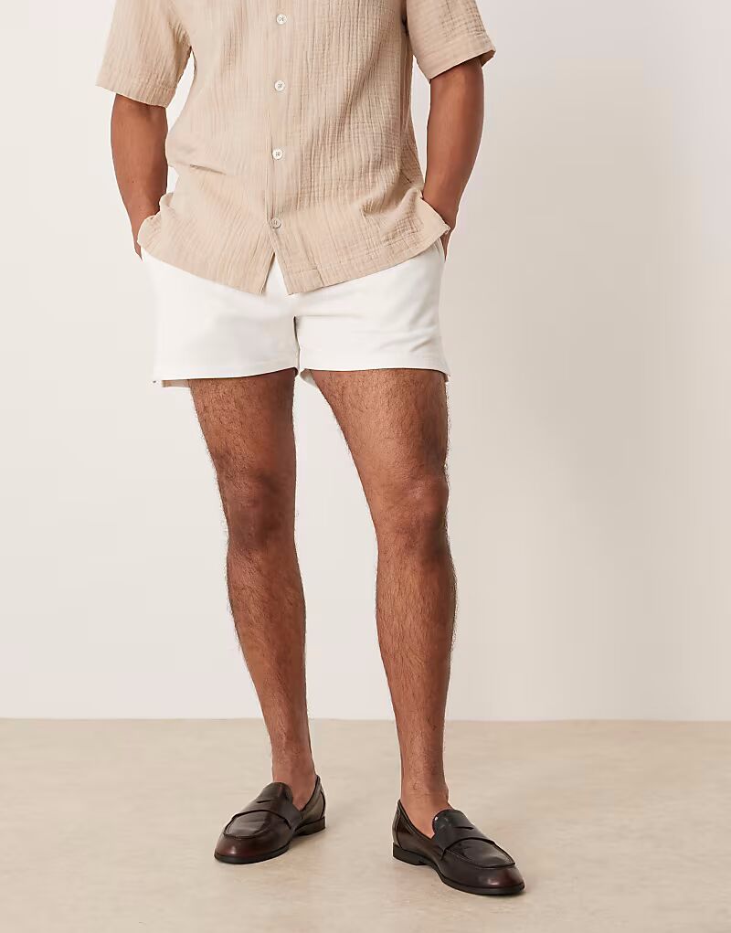 

ASOS DESIGN короткие шорты в кремово-белом цвете