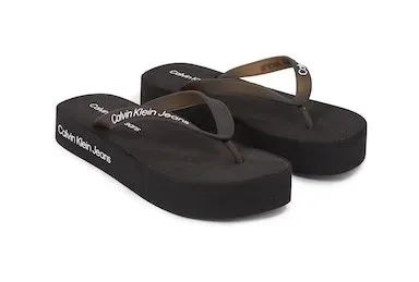 

Шлепанцы Calvin Klein Jeans "BEACH SANDAL FLATFORM LOGO" для пляжа и плавания, черно-белый