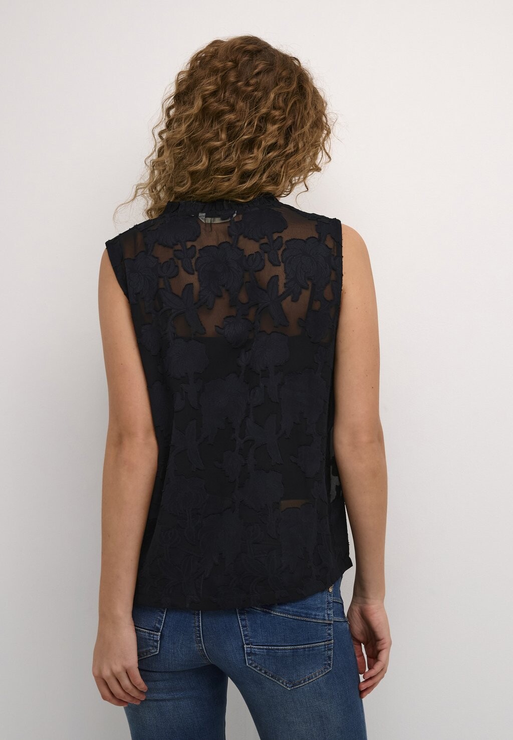 

Блуза YANA SLEEVELESS Cream, черный