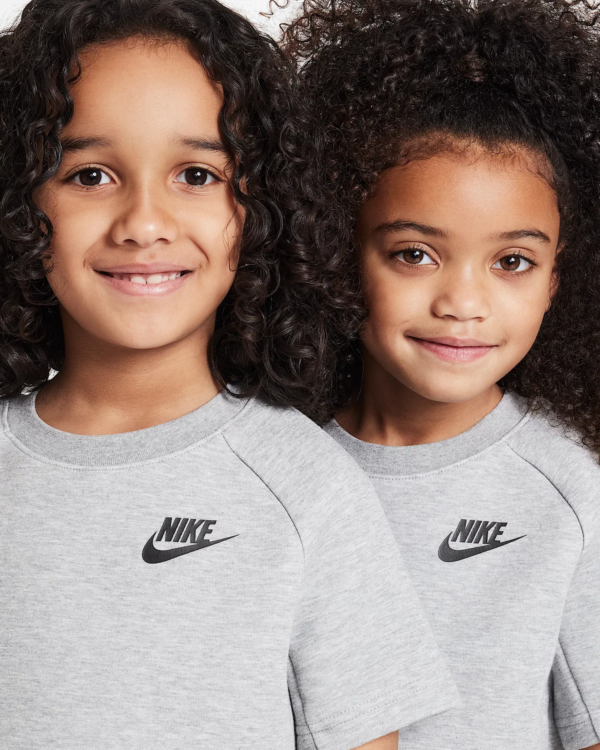 Детский набор из 2 предметов Nike Little Kids' Crew Set, Grey — фото 4
