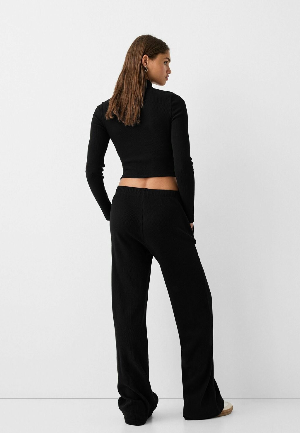

Спортивные штаны WAFFLE Bershka, черный
