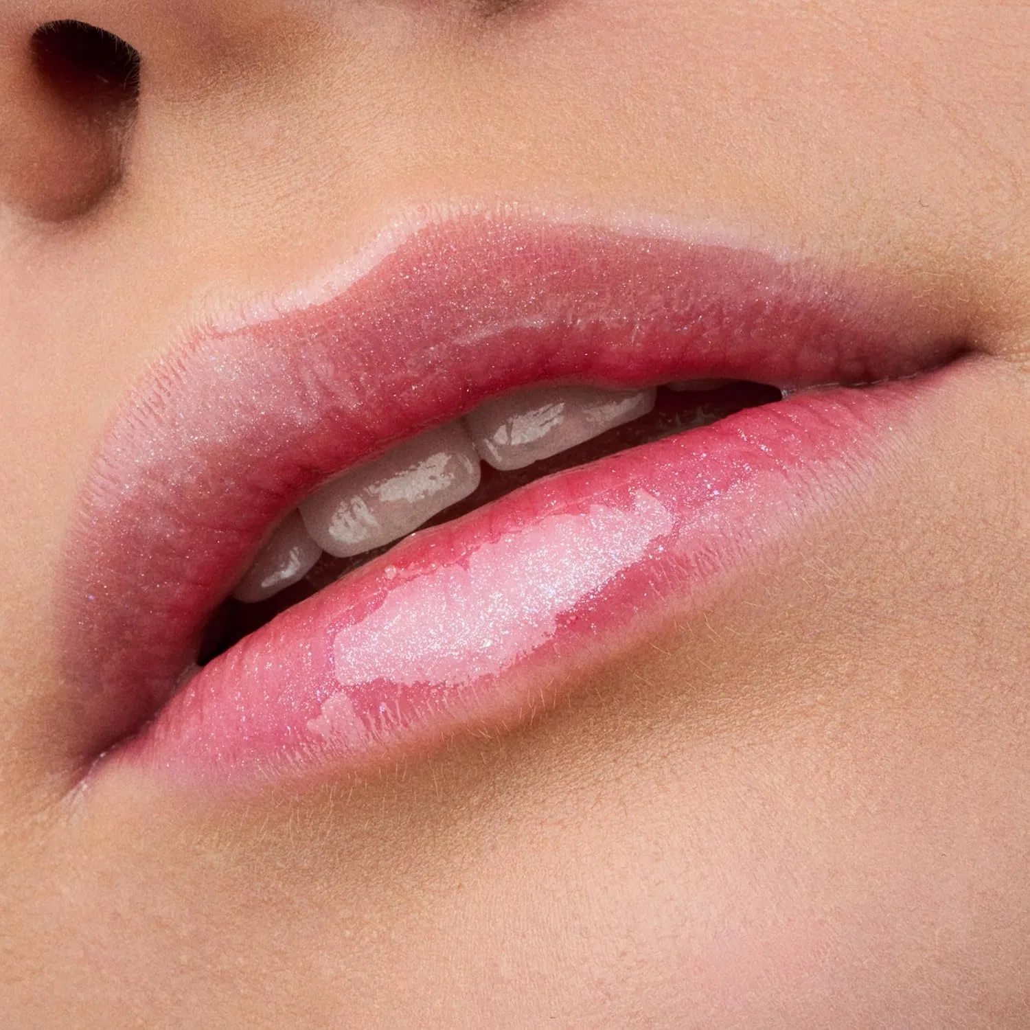 Блеск для губ Catrice Max It Up Lip Booster Extreme Catrice, Blue — фото 4