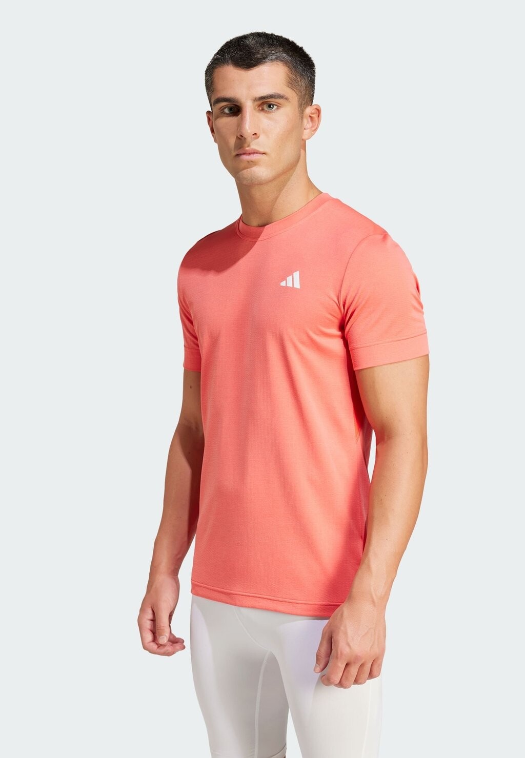 

Спортивная футболка Freelift Tee adidas Performance, preloved алый ярко-красный