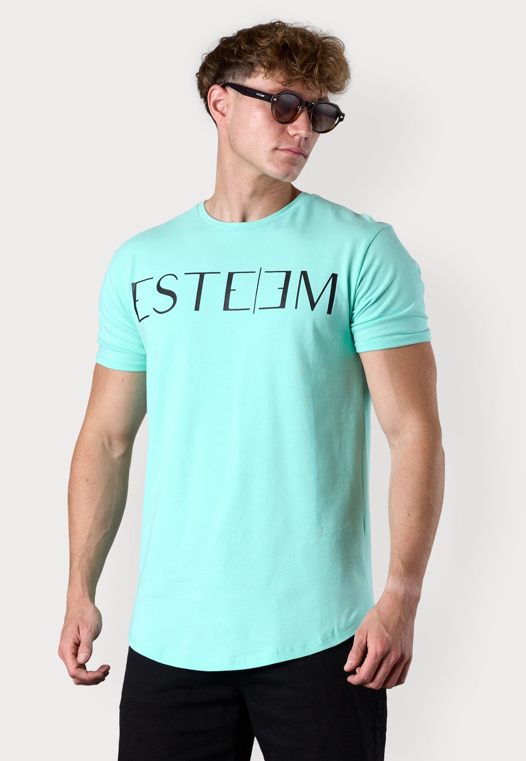 

Футболка с принтом ESTEEM, зеленый