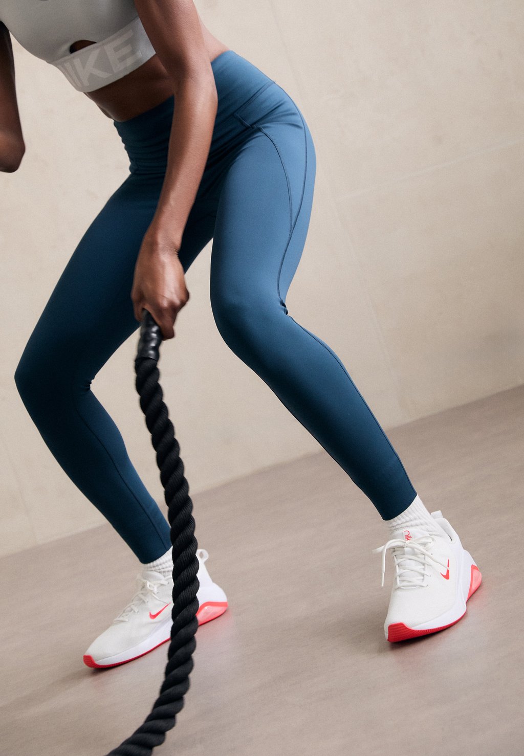 

Леггинсы UNIVERSA Nike Performance, темно-синий