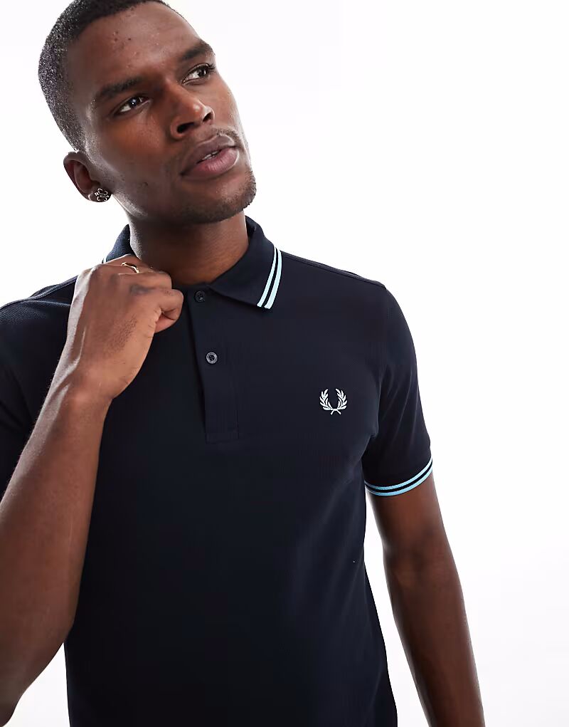 

Футболка-поло Fred Perry с двумя краями в темно-синем цвете