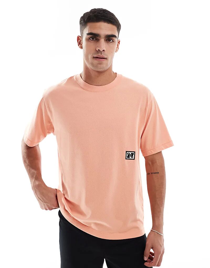 

Футболка Nike Training Heritage Dri-FIT оранжевого цвета