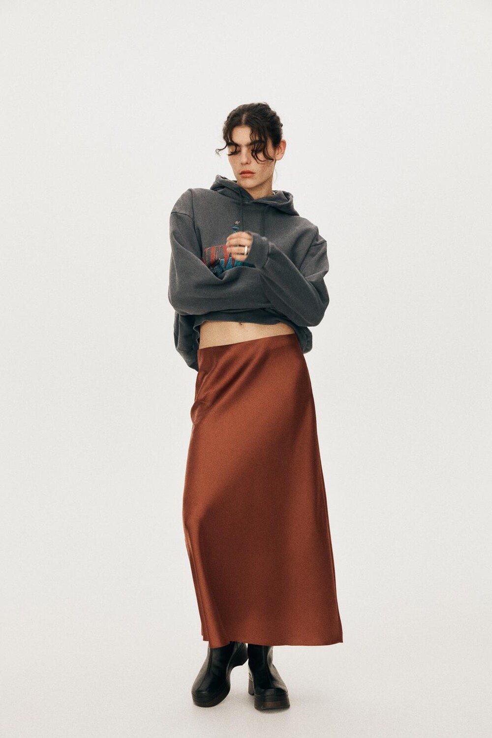

Атласная юбка миди ZARA, цвет burnt umber