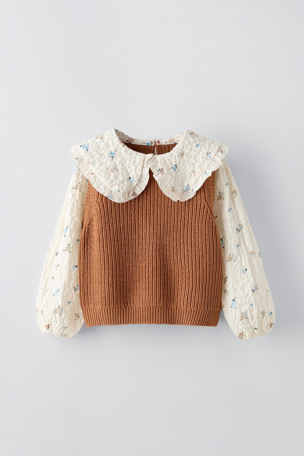 

Вязаный жилет с контрастной рубашкой ZARA, цвет caramel