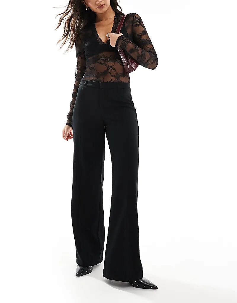 

Широкие брюки черного цвета Bershka