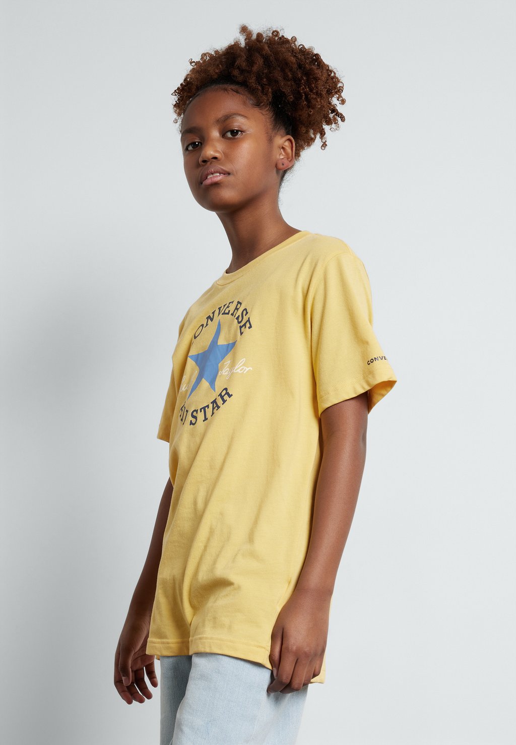 

Футболка с принтом DISSECTED CHUCK PATCH TEE UNISEX Converse, желтый