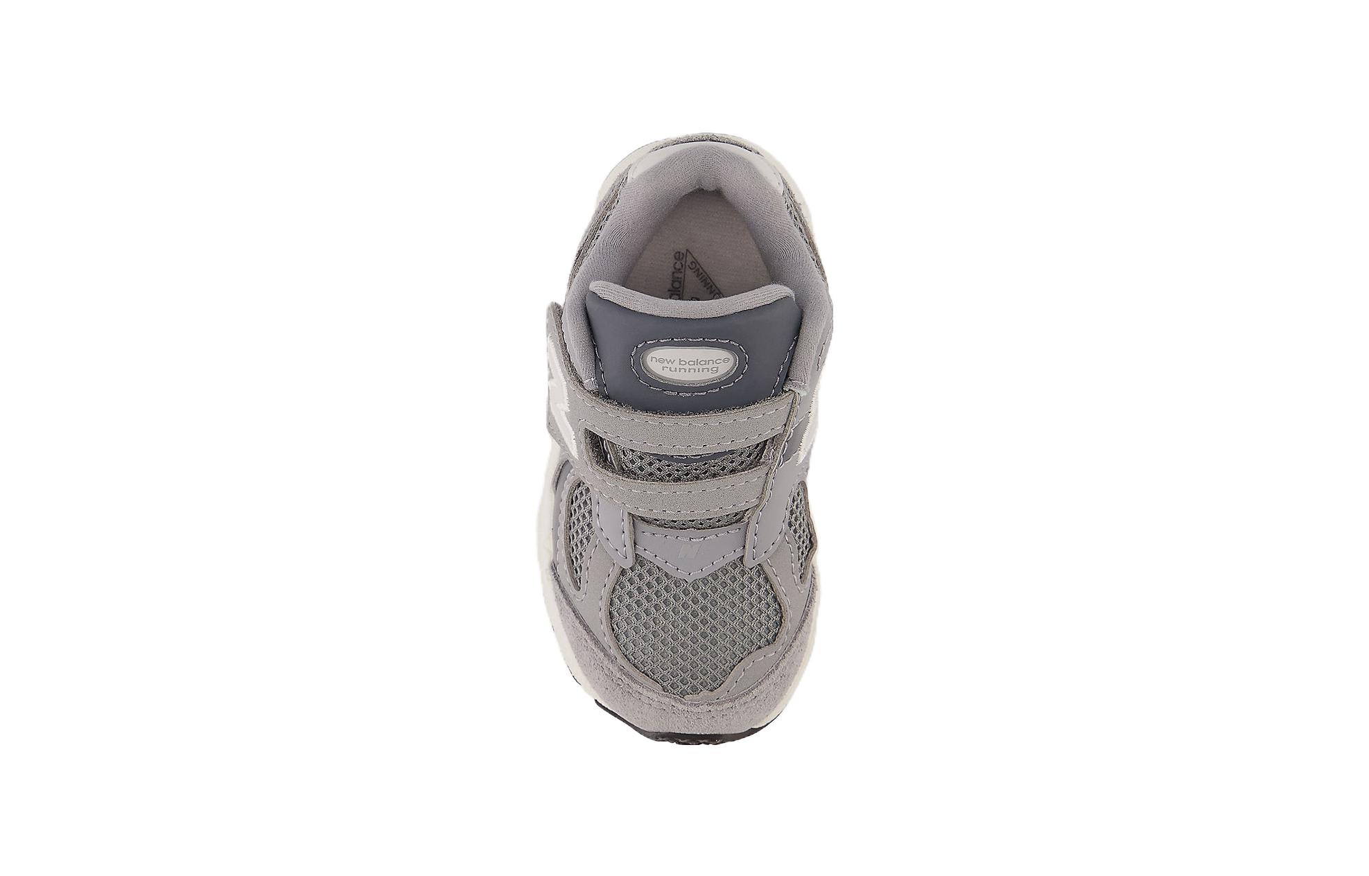 New Balance 2002R: Дышащие Низкие Кроссовки для Малышей, Серый/Белый — фото 4
