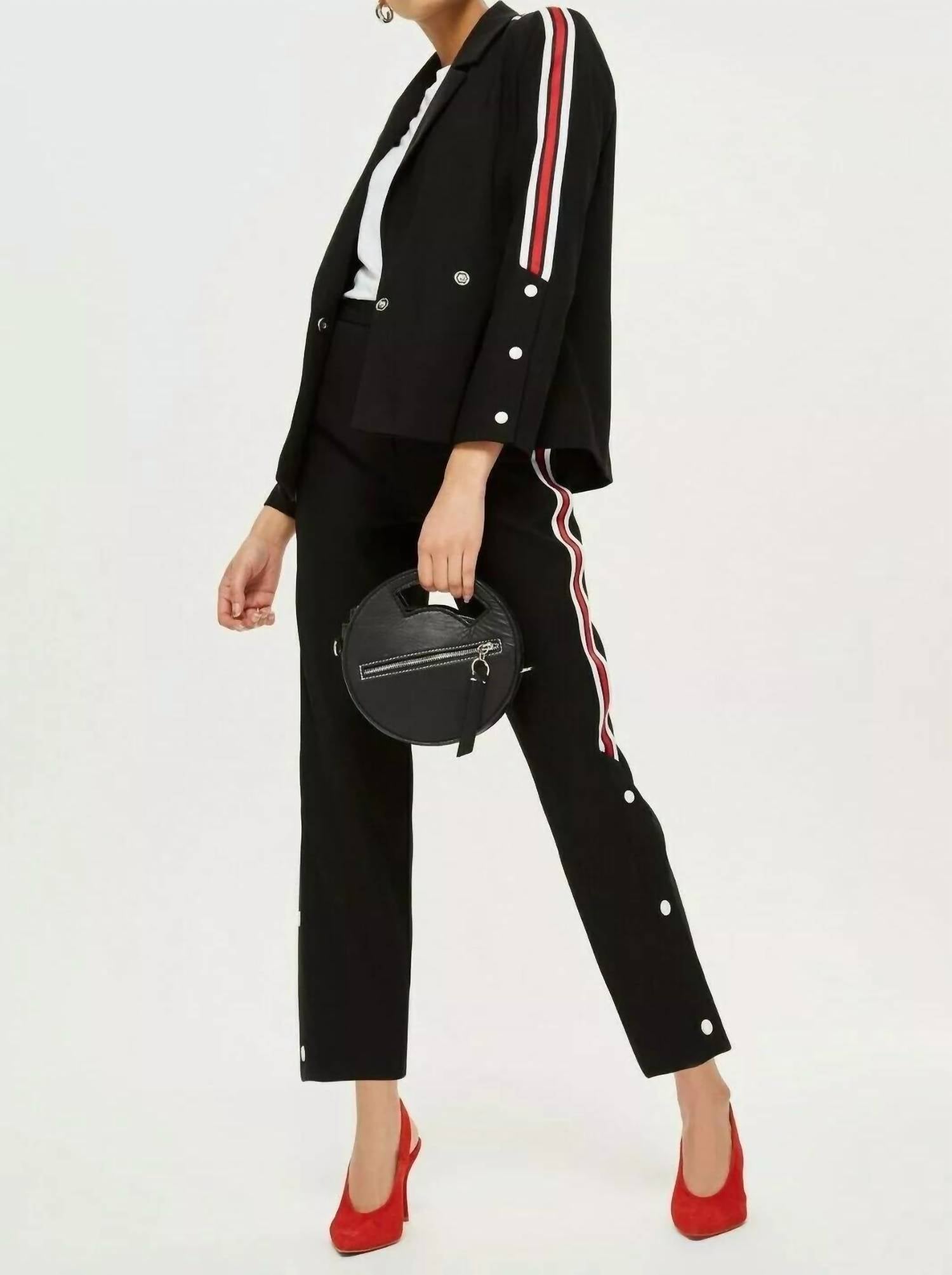

Брюки с боковыми полосками и кнопками черного цвета Topshop