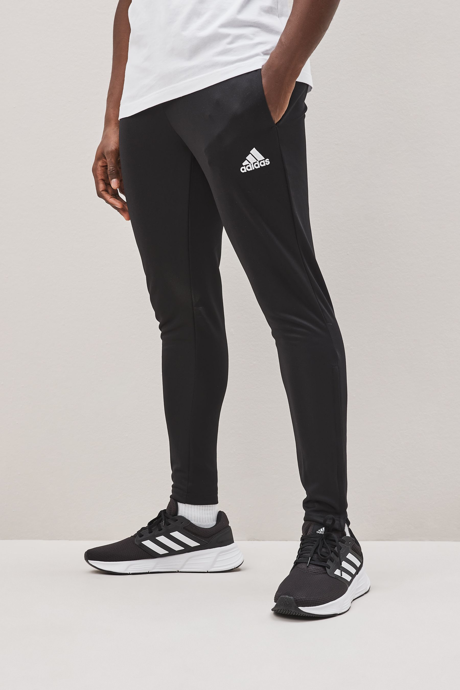 

Спортивные брюки Entrada 22 adidas, черный