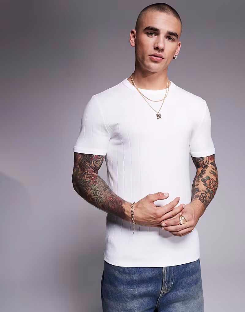 

Футболка ASOS DESIGN muscle fit с фактурной отделкой в ​​рубчик белого цвета