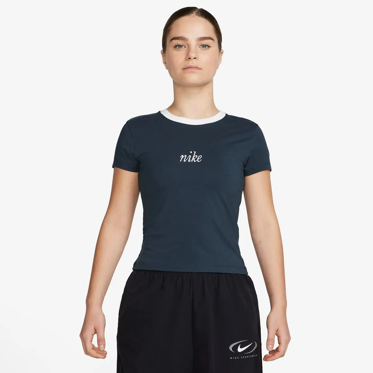 

Женская футболка Sportswear Chill Knit Nike, темно-синий/белый