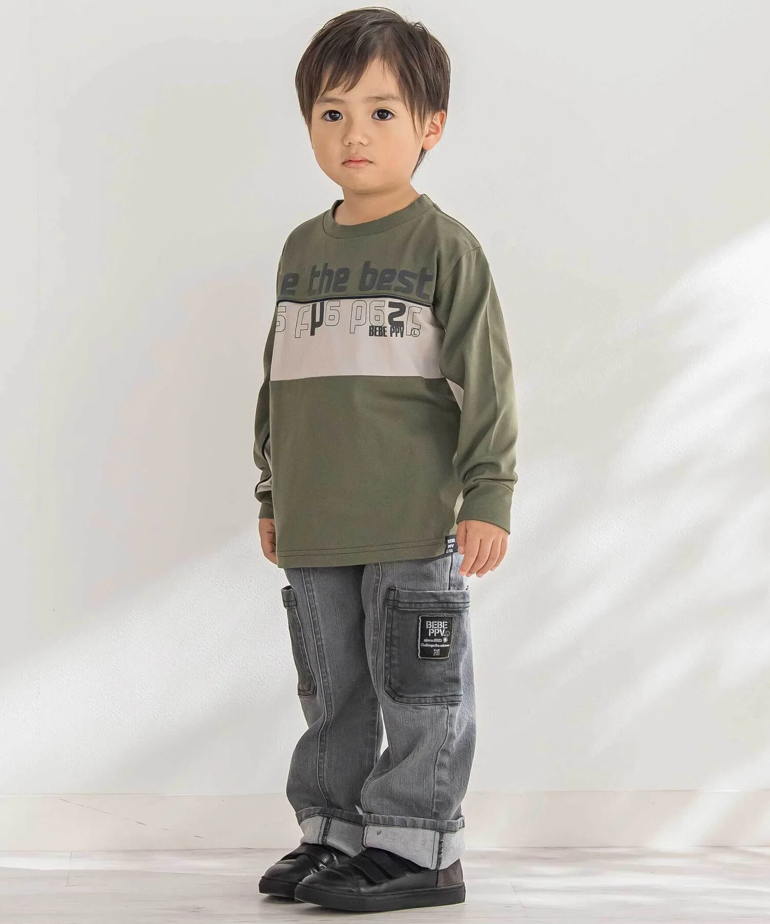 Детская футболка с флоковым принтом BeBe Petits Pois Vert хаки — фото 4