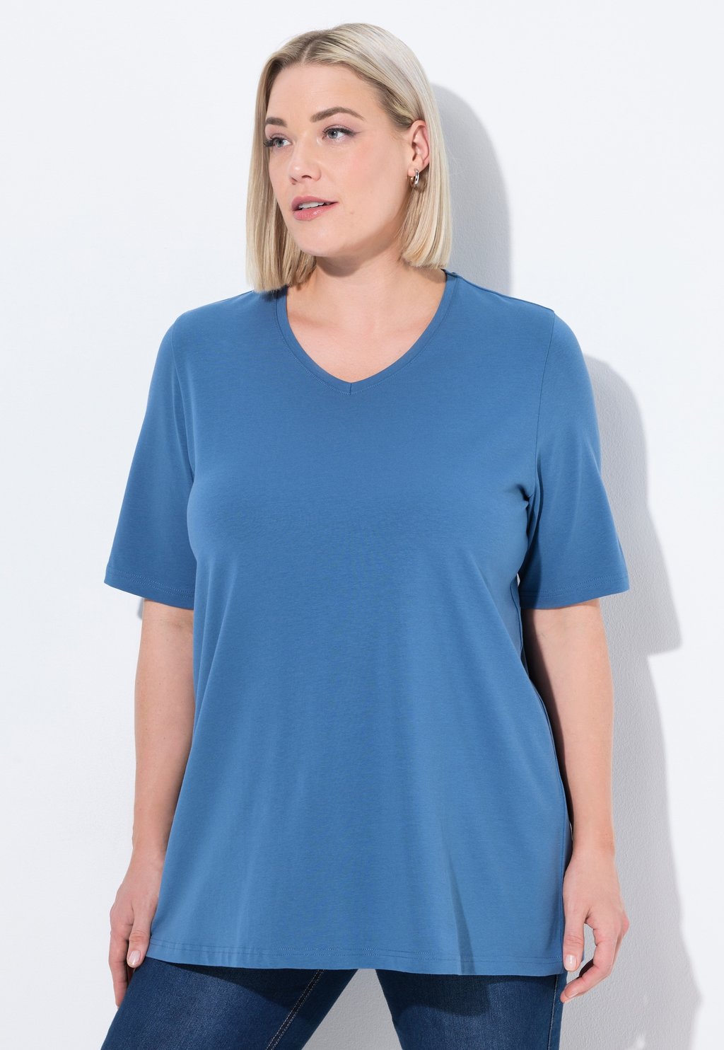 

Базовая футболка V-AUSSCHNITT HALBARM Ulla Popken, цвет Blue Denim
