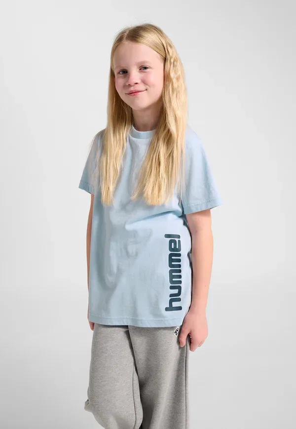 Футболка Hummel Hmljr reg graphic t-shirt s/s print t-shirt, небесно-голубой — фото 2