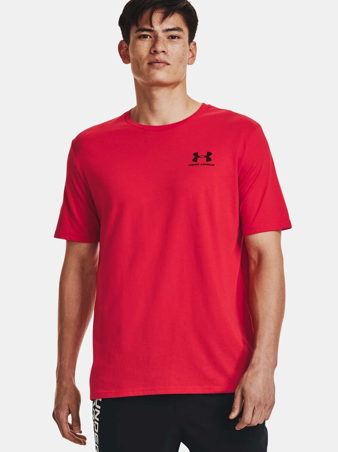 

Футболка Under Armour LEFT CHEST, красный