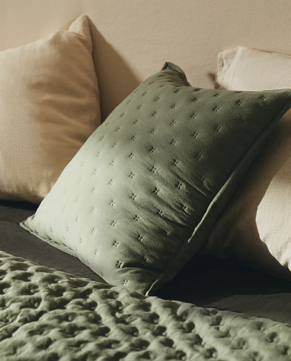 

Стеганый чехол на подушку в горошек Zara Home, зеленый