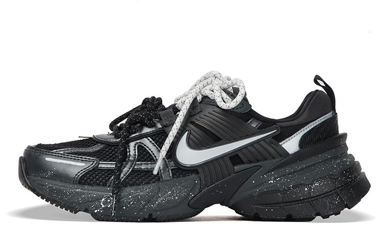 

Кроссовки Nike V2K Run для женщин, Black/Silver