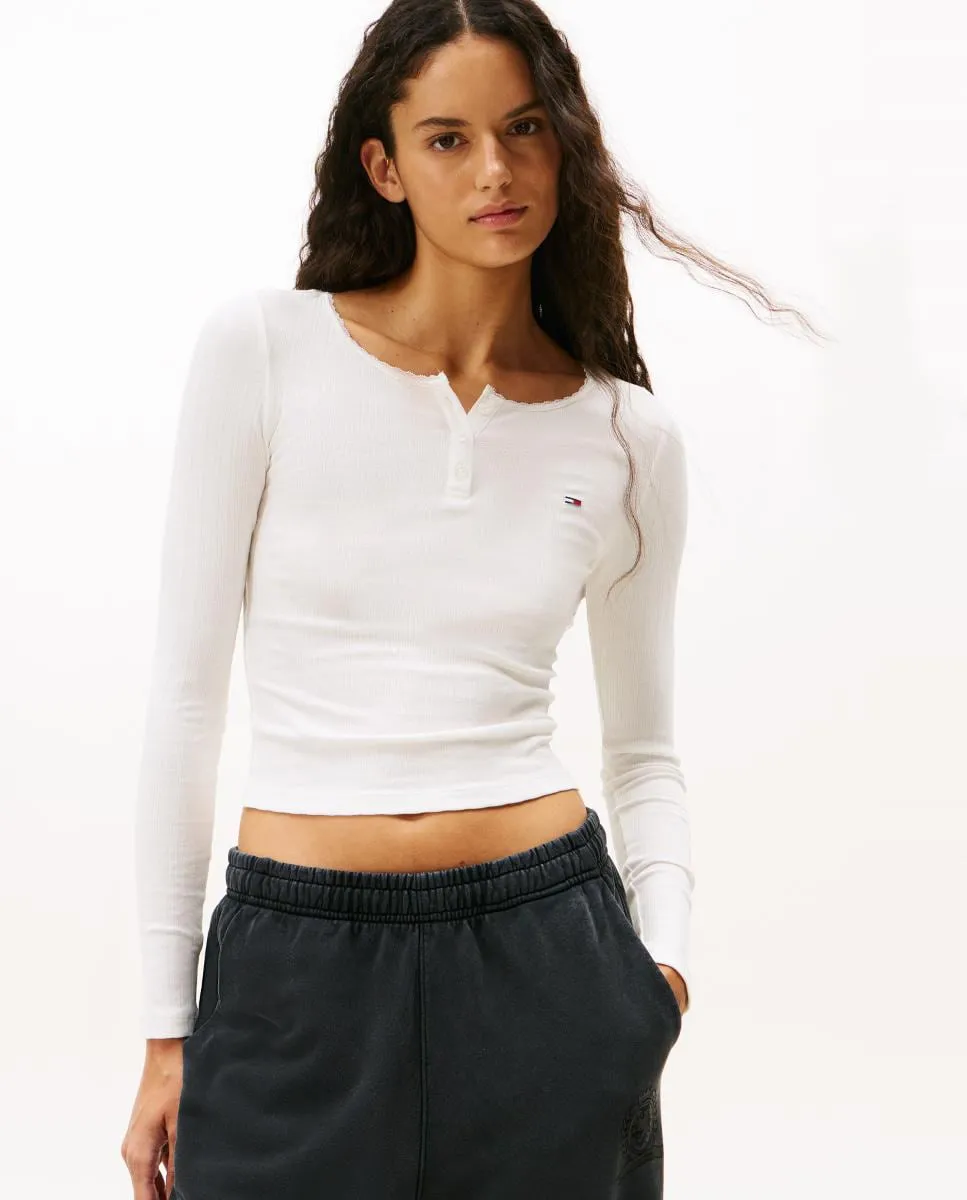 

Женский топ в рубчик с застежкой на пуговицы, приталенный Tommy Jeans, белый