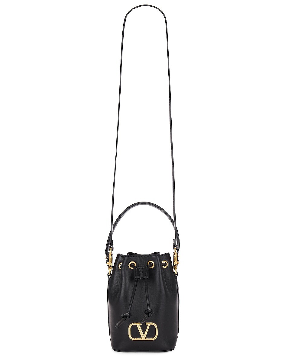 

Сумка Valentino Garavani V Logo Signature Mini Bucket, неро