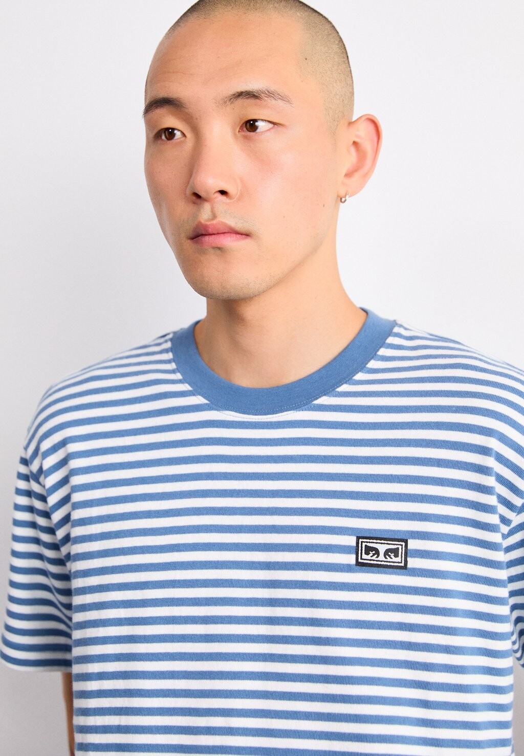 

Футболка с принтом ESTABLISHED WORKS EYES Obey Clothing, светло-голубой