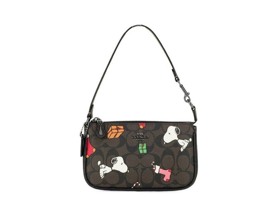 

Nolita 19 Mini Holiday Snoopy Coated Canvas Сумка на запястье с верхней ручкой Coach