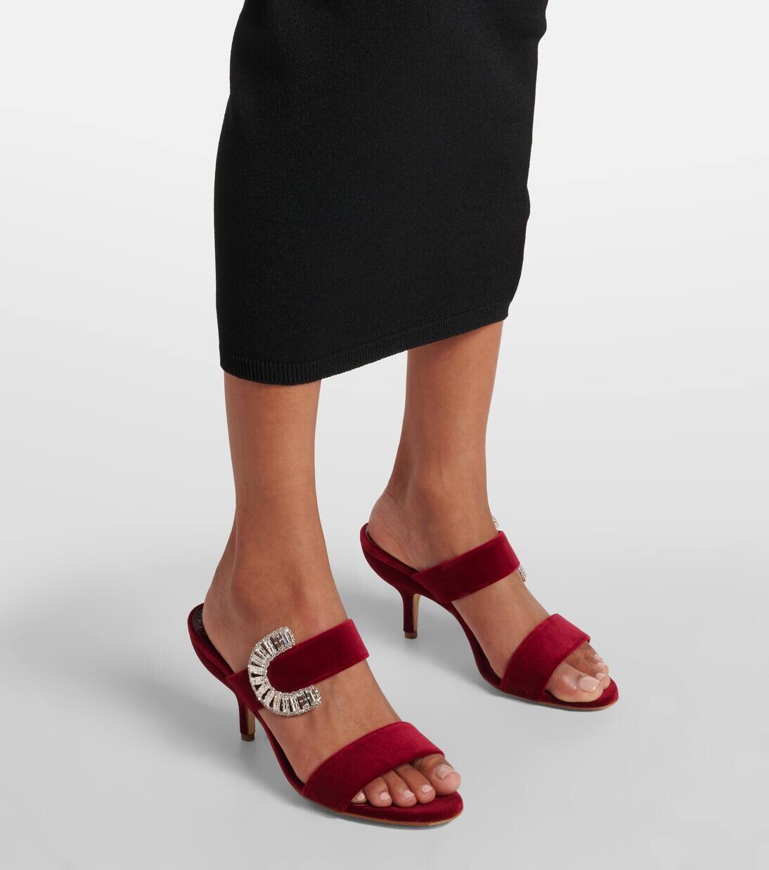 Бархатные мюли с декором Memonia Manolo Blahnik, цвет 6037 dred — фото 4