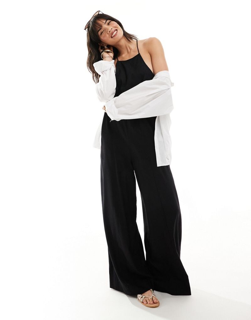 

Черный льняной комбинезон с воротником-борцовкой ASOS DESIGN Crosshatch