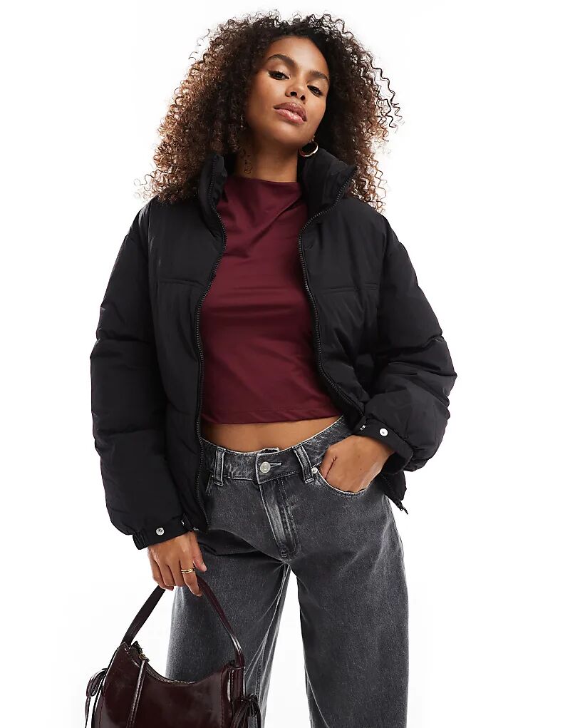 

Bershka – Черная стеганая куртка