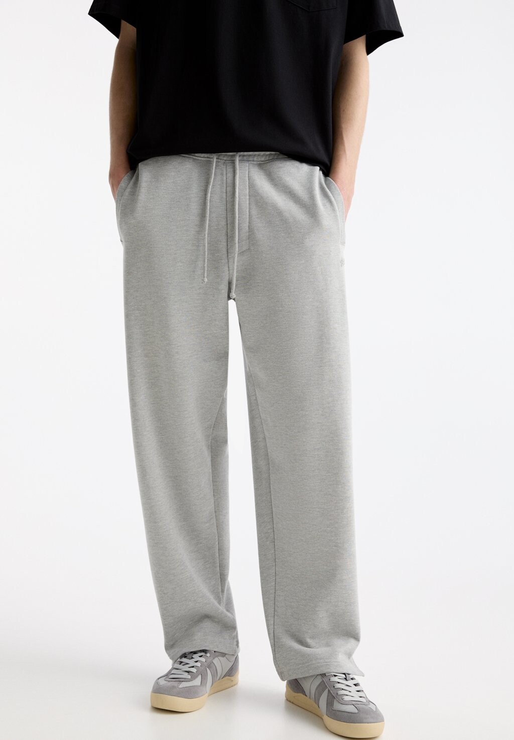 

Спортивные брюки Wide Joggers PULL&BEAR, светло-серые