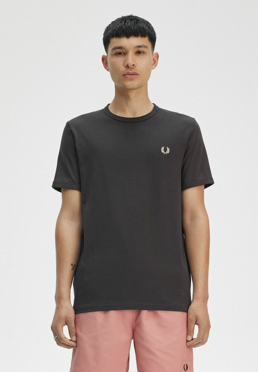 

Базовая футболка Fred Perry, серый
