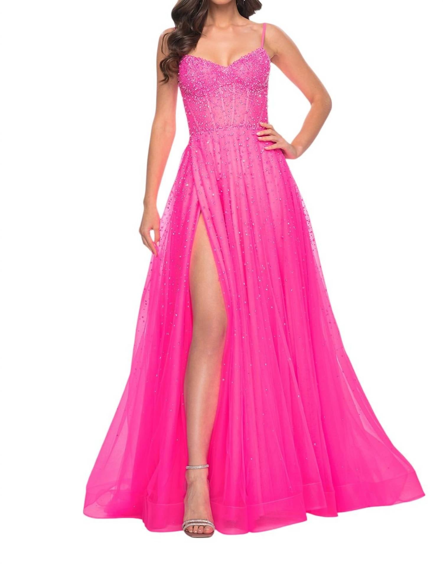 

Пышное платье для выпускного с крупными стразами A-Line в неоново-розовом цвете La Femme