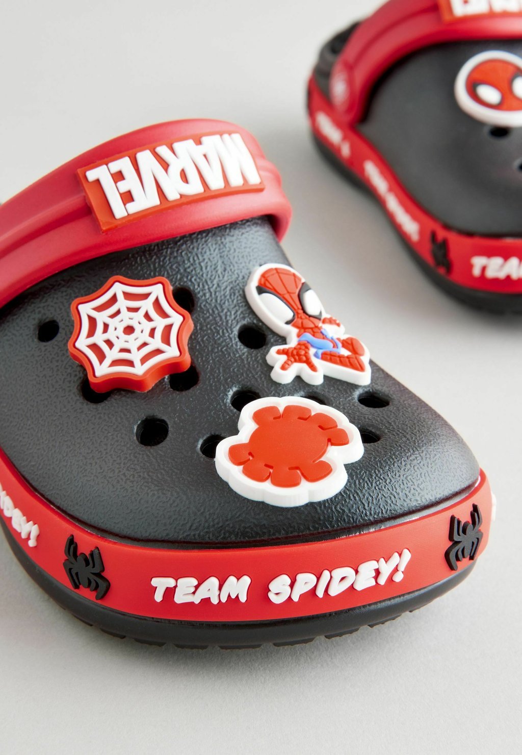 

Тапочки SPIDEY Next, черный