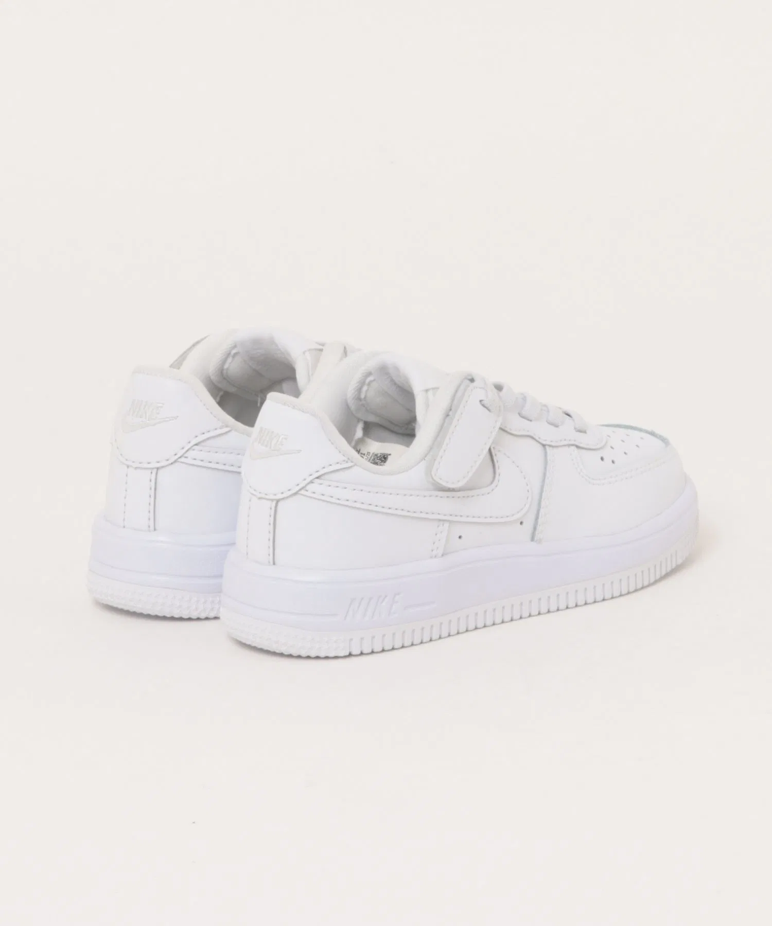 Детские кроссовки NIKE Air Force 1 Low EasyOn белые — фото 2