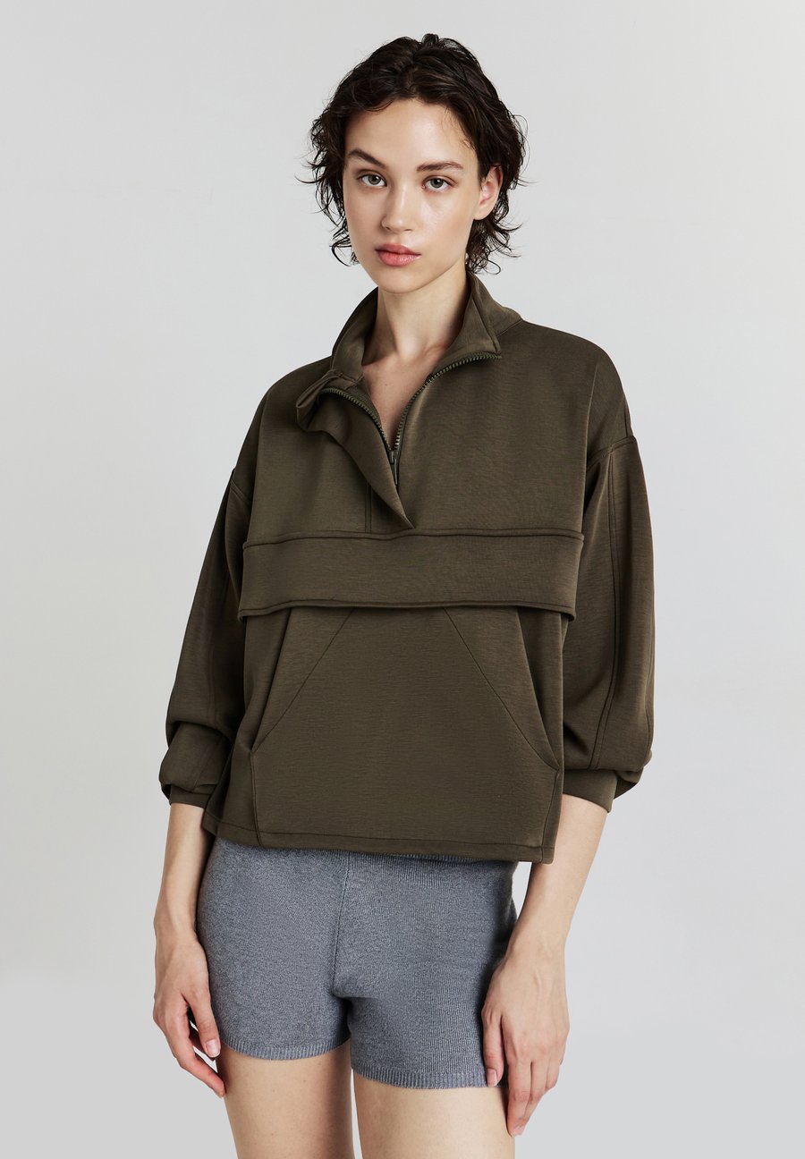 

Толстовка Calliope COLLO ALTO, Verde Militare Scuro/Dark Green, Зеленый, Толстовка Calliope COLLO ALTO, Verde Militare Scuro/Dark Green