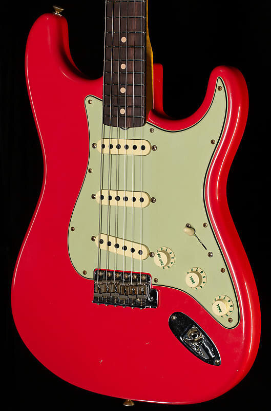 

Электрогитара Fender Custom Shop Willcutt True '62 Stratocaster Journeyman Relic Fiesta Red Large C