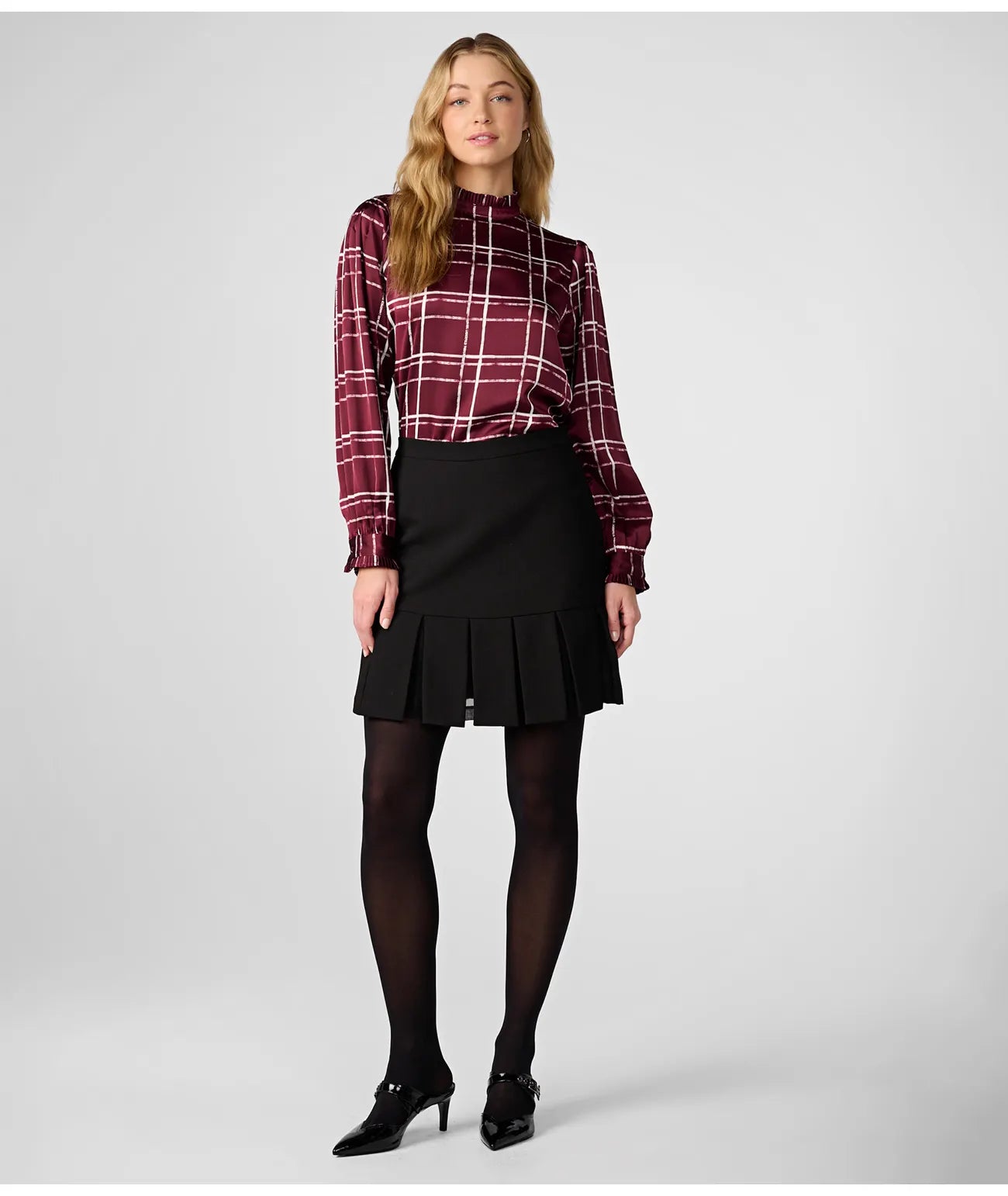 

Мини-юбка с плиссами KARL LAGERFELD PARIS, черный